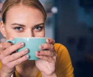 نسخه نابودگر نفخ معده؛ با این دمنوش های گیاهی معده رو نیست و نابود کن !