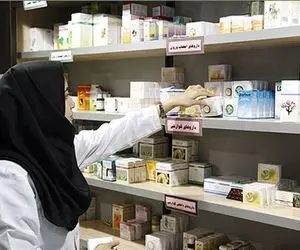 پوشیدن مقنعه در داروخانه اجباری شد 