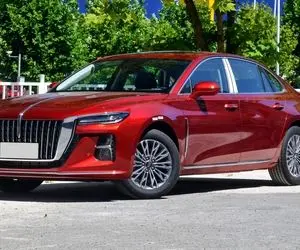 هونگچی سدان لوکس بهمن موتور قیمتش در بازار نجومی شد