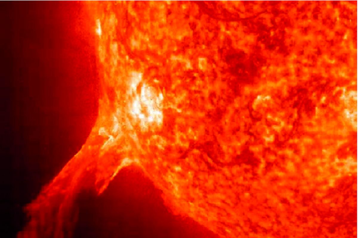 Size-of-earth-compared-to-the-sun-and-a-solar-flare-credit-jplnasagov