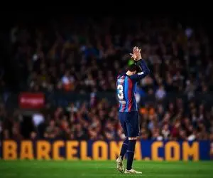 پیکه جواب دختر سرمربی تیم تراکتور را داد!