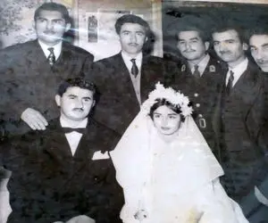 آواز شاد؛ تو عروسی عهد بوق دهه40 داماد و ساقدوشا با کت شلوار رنگین کمونی چه رقصی میرن