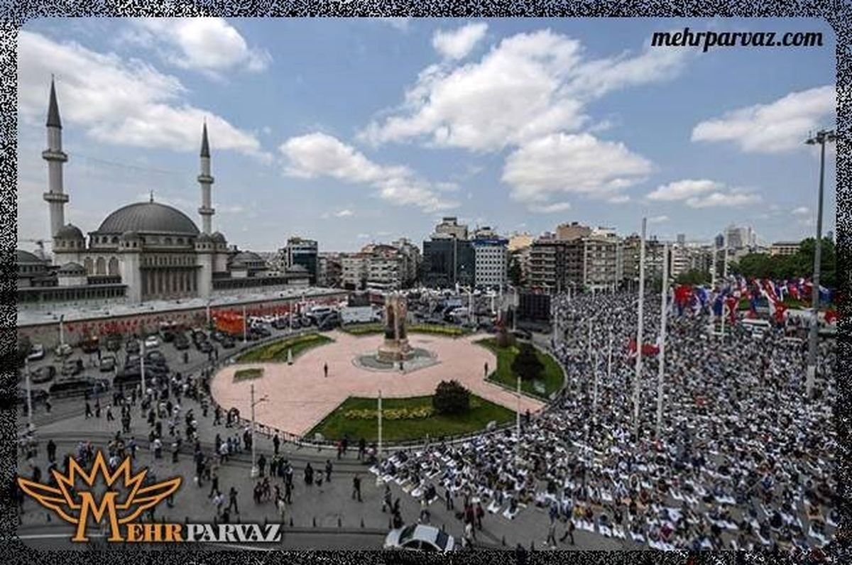 برگزاری مناسبت های خاص در میدان تکسیم