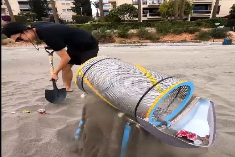 فناوری نوین؛ خارج نشینا دستگاه ساختن شن ساحل الک کنن از آشغالاش پول درارن