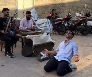 آواز محلی؛ شمالیا هیجا کم نمیارن وسط بازار وکیل شیراز گیلکی رقصید همه گوشی بدست شدن