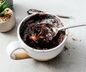 بدون فر چنان دسر شکلاتی ای درست کن که انگشتاتم بخوری؛ جون میده واسه وقت های بی حالی