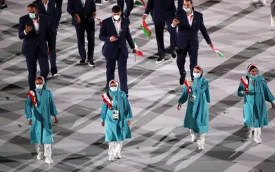 بی نظمی های کاروان ایران در المپیک؛ از لباس نه چندان زیبا تا ماسک لنگه به لنگه