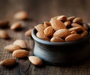 چرا باید بادام را به رژیم غذایی خود اضافه کنیم؟ هفت مزیت سلامتیِ خارق العاده بادام