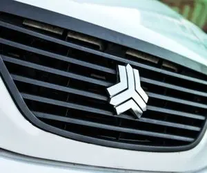 6 خودرو سایپا پشت چراغ قرمز گرانی