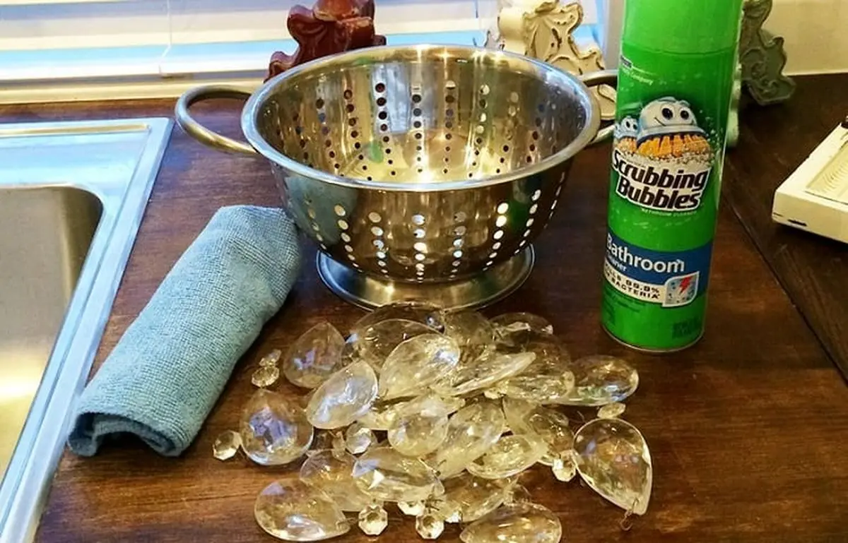 DIY-chandalier-cleaning