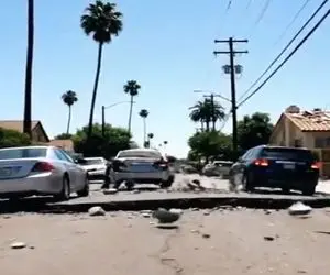 معماری طبیعت؛ موج انفجار داخل زمین ماشینا رو مچاله کرد