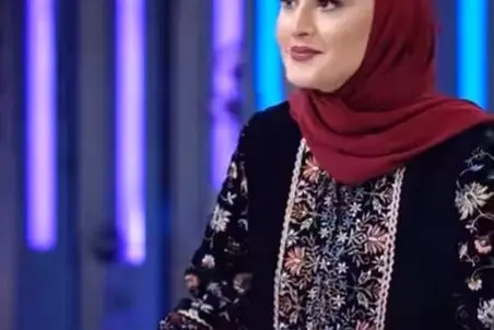 آواز شاد؛ خارجی خوندن پسر هنرمند که مریم مومن از حسودی اداشو در میاره بعد کف میکنه