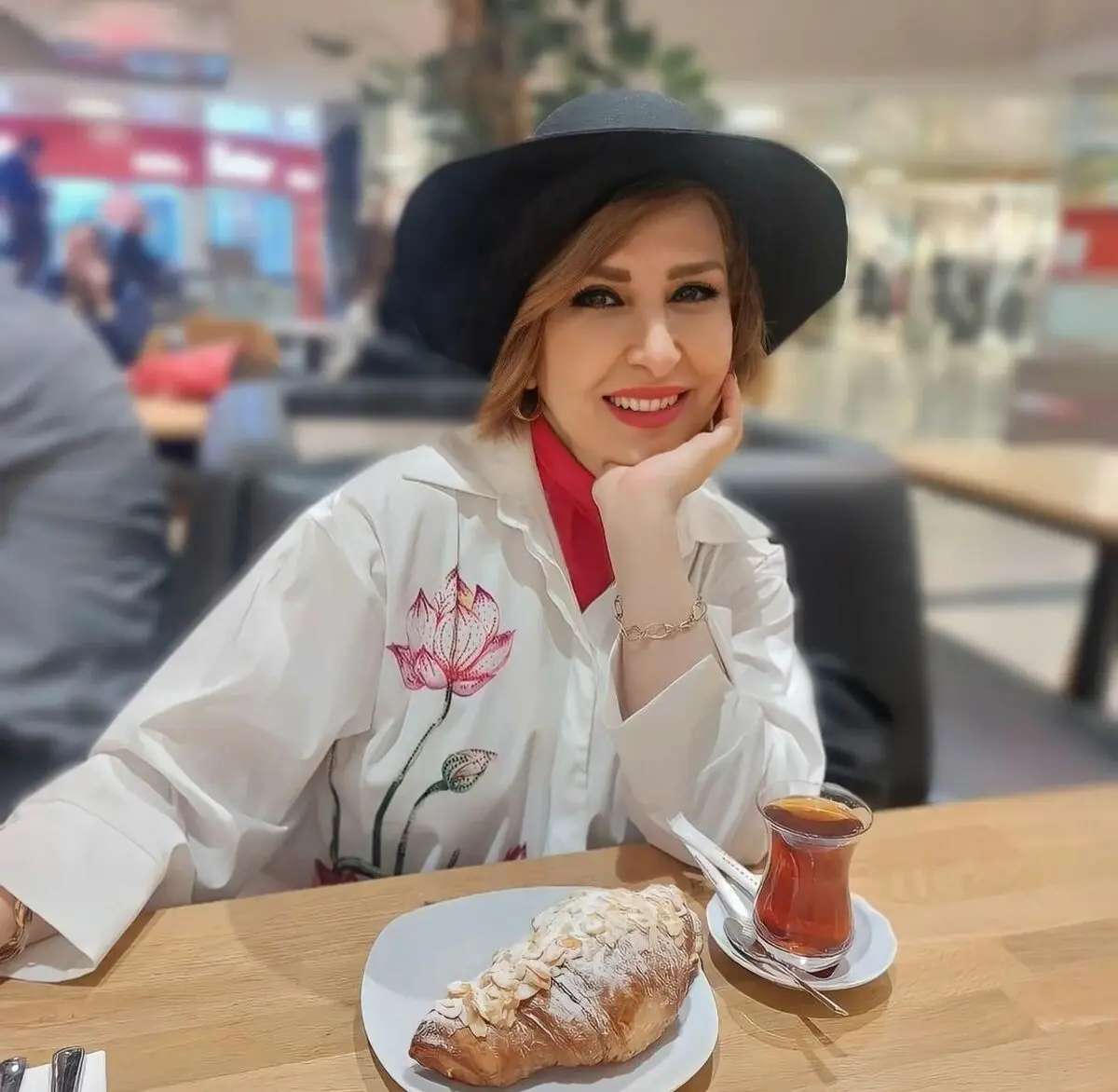 مرجانه گلچین
