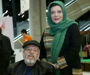 بغض و گریه تلخ همسر قاضی مرادی در مراسم یادبودش