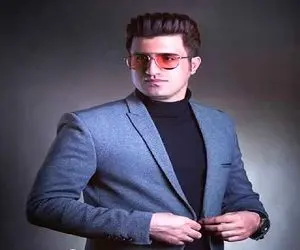 آواز محلی؛ عروسی داره رو انگشت محسن لرستانی میچرخه با آهنگ معروفش مهمونا به وجد اومدن