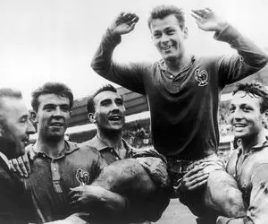 اسطوره فوتبال فرانسه درگذشت؛ مردی با یک رکورد افسانه ای!