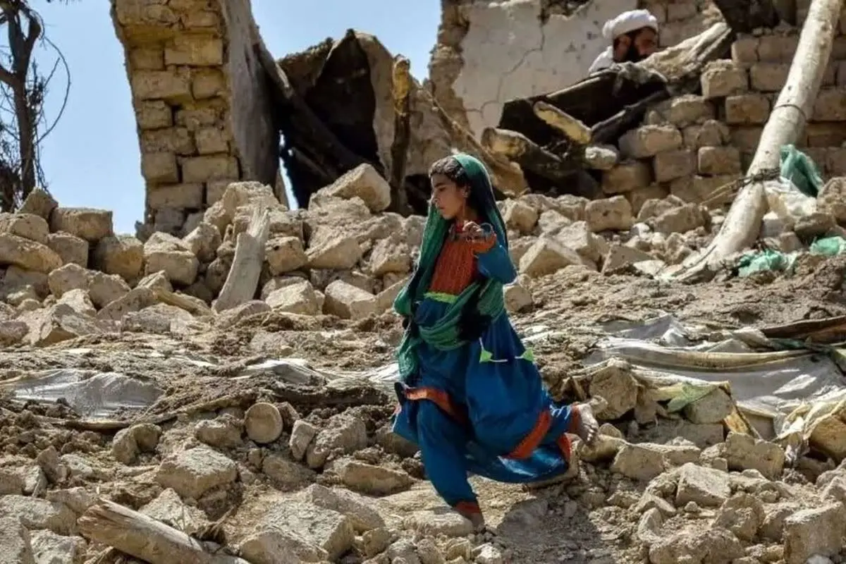 از آوار زلزله تا آوار نادانی! به فرموده طالبان، زنان باید زیر آوار بمانند! از آوار زلزله تا آوار نادانی! به فرموده طالبان، زنان باید زیر آوار بمانند!