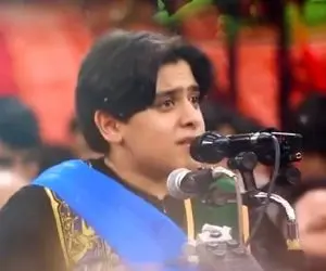 آواز حماسی؛ شعرخوانی وطنی پسر میون یه گردان جمعیت انقد قشنگه همه رو برد محشر کبری