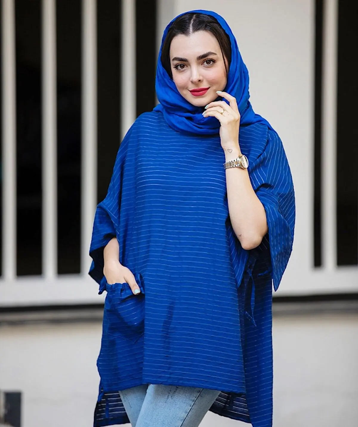مانتو آبی