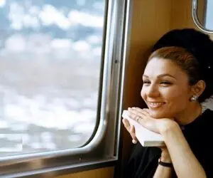 سفر به ایام قدیم سال 1352؛ اسب سواری فرح پهلوی تو کوه های تهرون برای بازی چوگان