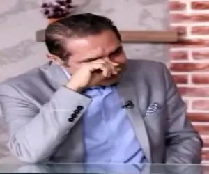 آواز جگرسوز؛ فریدون آسرایی برا معشوق بی وفاش کوچه لره سو سپمیشم خوند اشکشو قایم میکنه