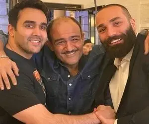 آواز شاد؛ مهران غفوریان چنان حرکات موزونی میره که پوریا پورسرخ پرده رو کشید کسی نبینه
