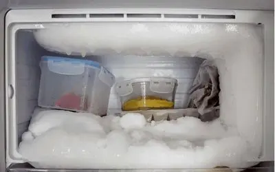 ترفندهای خانگی؛ ترفندهای از بین بردن یخ و برفک انباشته شده در فریزر و بوی بد یخچال