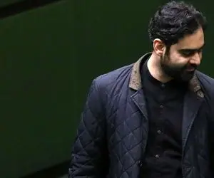 انتقاد تند رسانه اصولگرا از امیرحسین ثابتی؛ دوست داری راجع به هر چیزی حرف بزنی