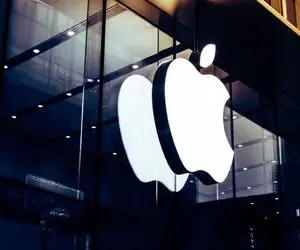 حال و هوای غمگین این پدر ایرانی در فروشگاه اپل احساسات کاربران را برانگیخت