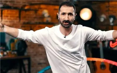 سکانس خندان/صفا ادای پنگوئن لاتی رو در میاره کت و بال باز کردش پاچونده همه رو از خنده