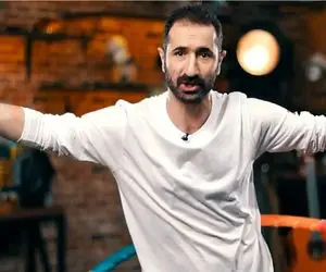 سکانس خندان/صفا ادای پنگوئن لاتی رو در میاره کت و بال باز کردش پاچونده همه رو از خنده