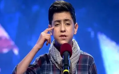 آواز احساسی/ صدای سوزناک این پسربچه همه رو منقلب کرد اشک احسان علیخانی رو هم در آورد