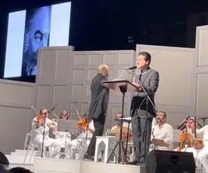 آواز همایونی؛ همایون شجریان تو کنسرت با خوندن دود عود چه خوش یاد بزرگان کرد