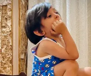 آواز احساسی؛ بچه رو پیانو نشسته آهنگ دهه 60 خدایا خدایا رو با اعماق وجود میخونه!