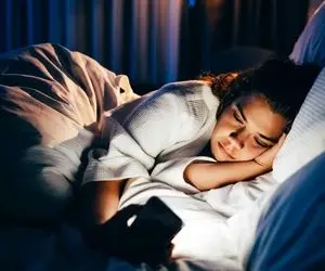 درمان کم خوابی؛ چطور دوباره یه خواب عمیق و آروم داشته باشیم؟