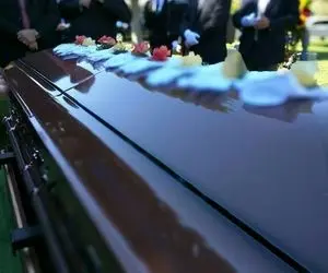 زایمان عجیب یک زن بعد مرگش داخل تابوت؟!