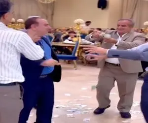 آواز محلی؛ خواننده تبریزی انقد شاهانه خوند که پیر و جوون عنان از کف دادن وسط میرقصن