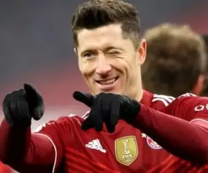 مدیر بارسلونا تکلیف جذب لواندوفسکی را روشن کرد!