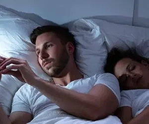 خیانت شوهر به همسرش با دوست خانم اش | ویدیو لو رفته