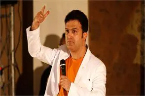 سکانس خندان/موهای حامد آهنگی سفید شد تا دو تا کلمه به این مرد بفهمونه