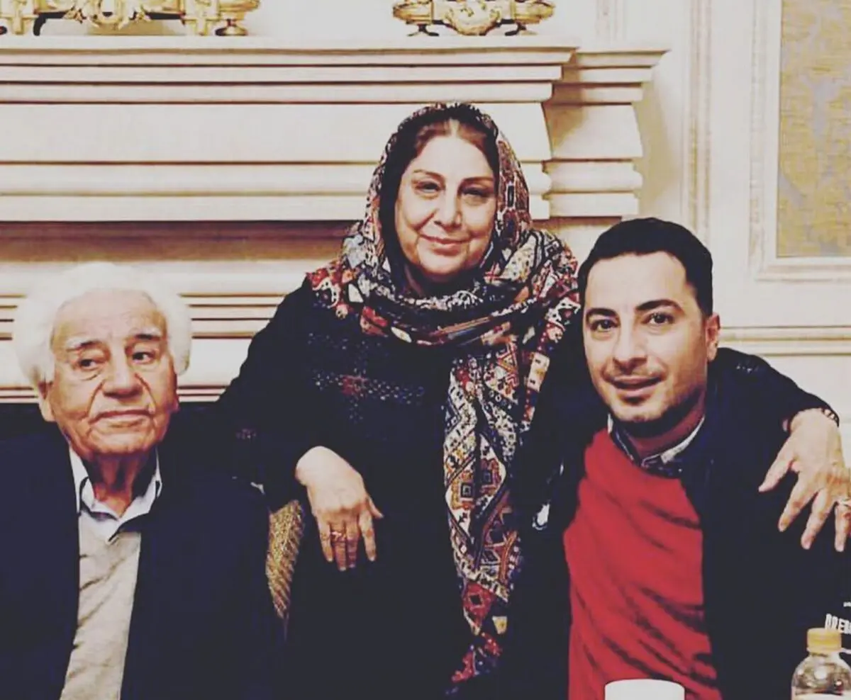 نوید محمدزاده و مادر پدرش