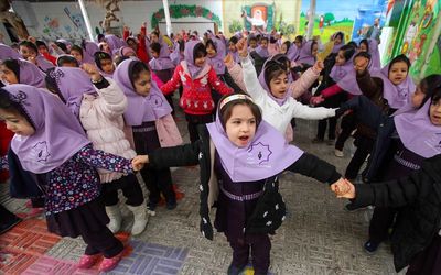 ویدیو وایرال شده از رقص شیرین دختران دانش‌آموز گرگانی