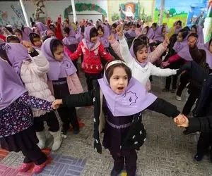 ویدیو وایرال شده از رقص شیرین دختران دانش‌آموز گرگانی