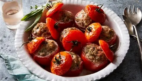 طرز تهیه دلمه گوجه‌فرنگی؛ پیش‌غذایی رنگین و مقوی از دل خاورمیانه