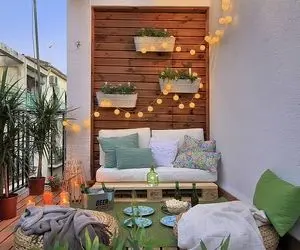 اول ببین فرق بالکن و تراس چیه بعد یه دکور بچین مثل ماااه ؛ هم خوشگل هم کاربردی