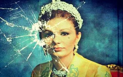 سفر به ایام قدیم 1343؛ بی مبالاتی فرح پهلوی وقتی داخل هواپیما هم سیگار می کشید