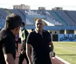 مرادی: چرا باید به منصوریان بگویم که نسخه‌اش را پیچیده‌ام؟!