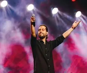 آواز احساسی؛ حامیم تو کنسرتش دختربچه رو آوورد بخونه انقد ذوق کرد آهنگشو بلد بود
