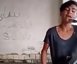 آواز افغانی؛ خوانندگی و لب زدن پسرای افغان در ساختمان نیمه کاره با آهنگ مشهورشون