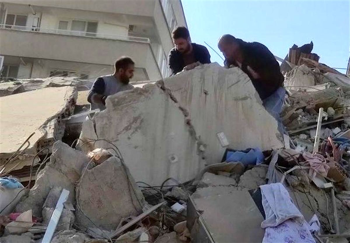 زمین لرزه در ازمیر ترکیه ۶.۶ ریشتری؛ ۴ کشته و ۱۵۲ زخمی+ عکس